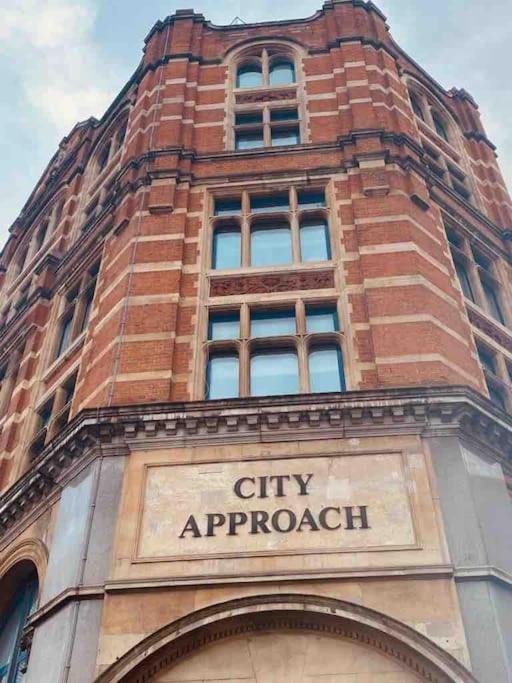 Large 3 Bed 3 Bathrooms Penthouse With Terrace And City Views In London Eksteriør bilde
