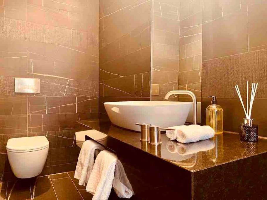 Large 3 Bed 3 Bathrooms Penthouse With Terrace And City Views In London Eksteriør bilde
